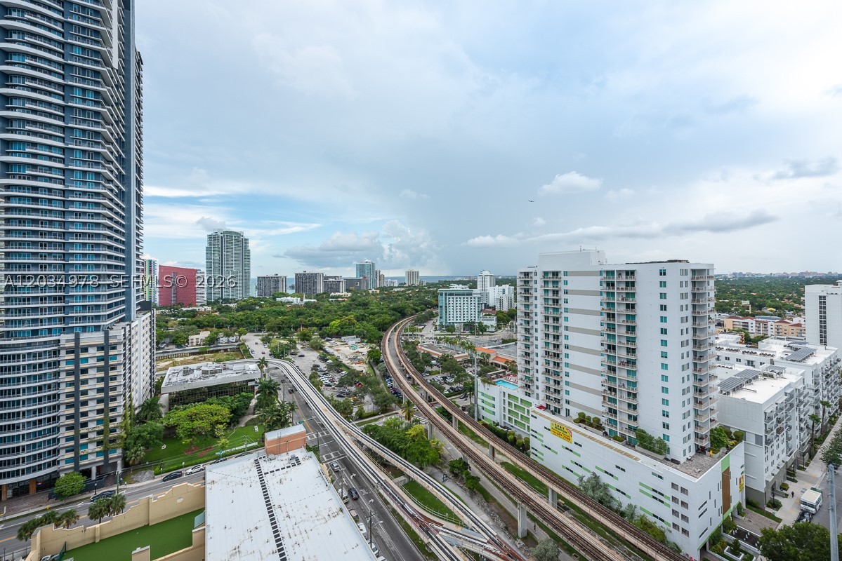 THE AXIS ON BRICKELL COND - Residential Lease