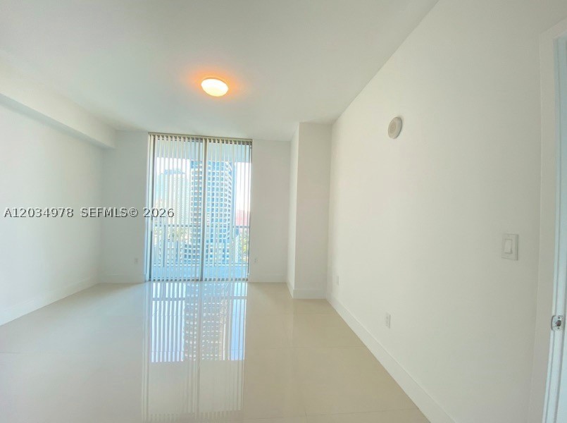 THE AXIS ON BRICKELL COND - Residential Lease