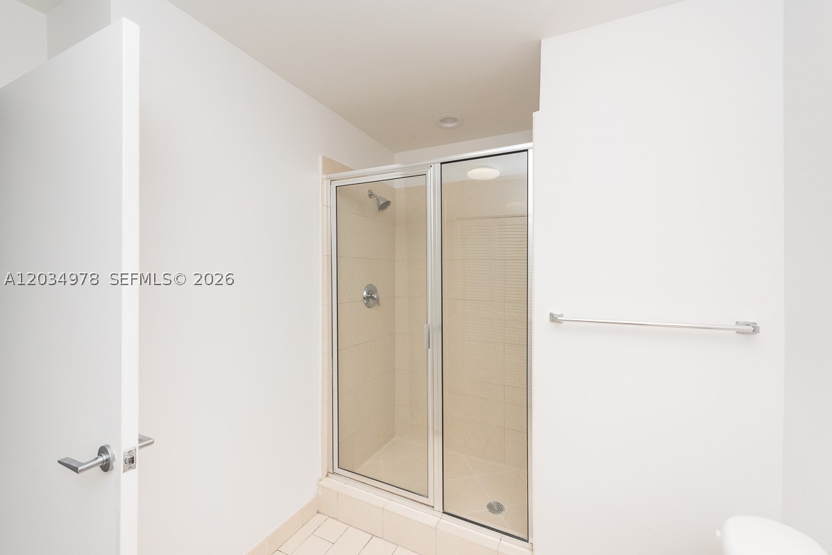 THE AXIS ON BRICKELL COND - Residential Lease