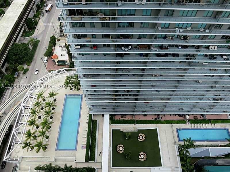 THE AXIS ON BRICKELL COND - Residential Lease
