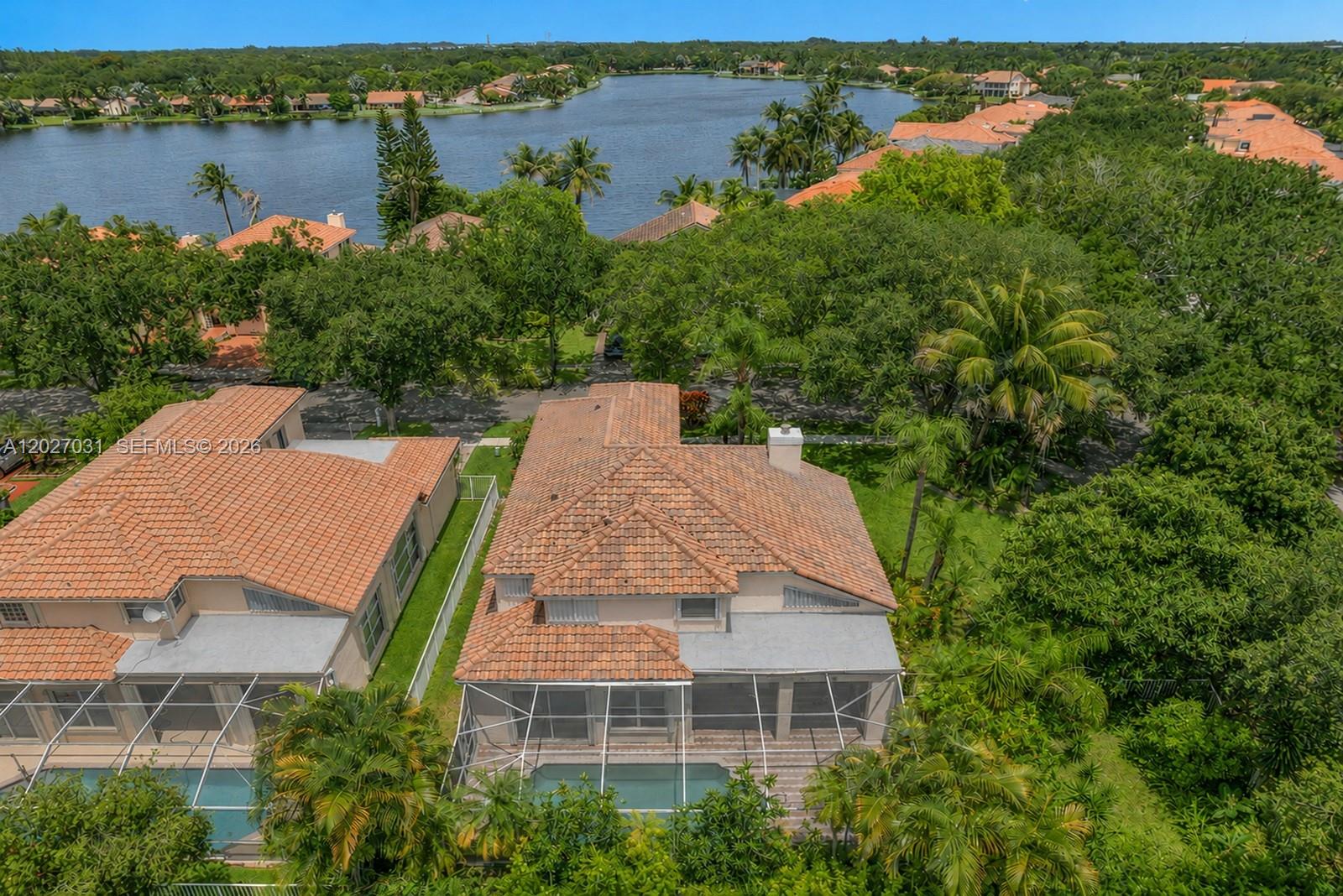 EMBASSY LAKES - Residential