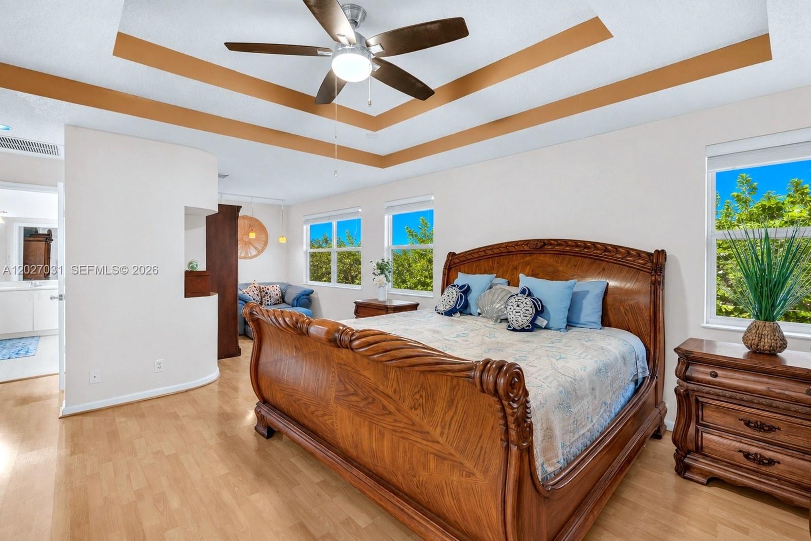 EMBASSY LAKES - Residential