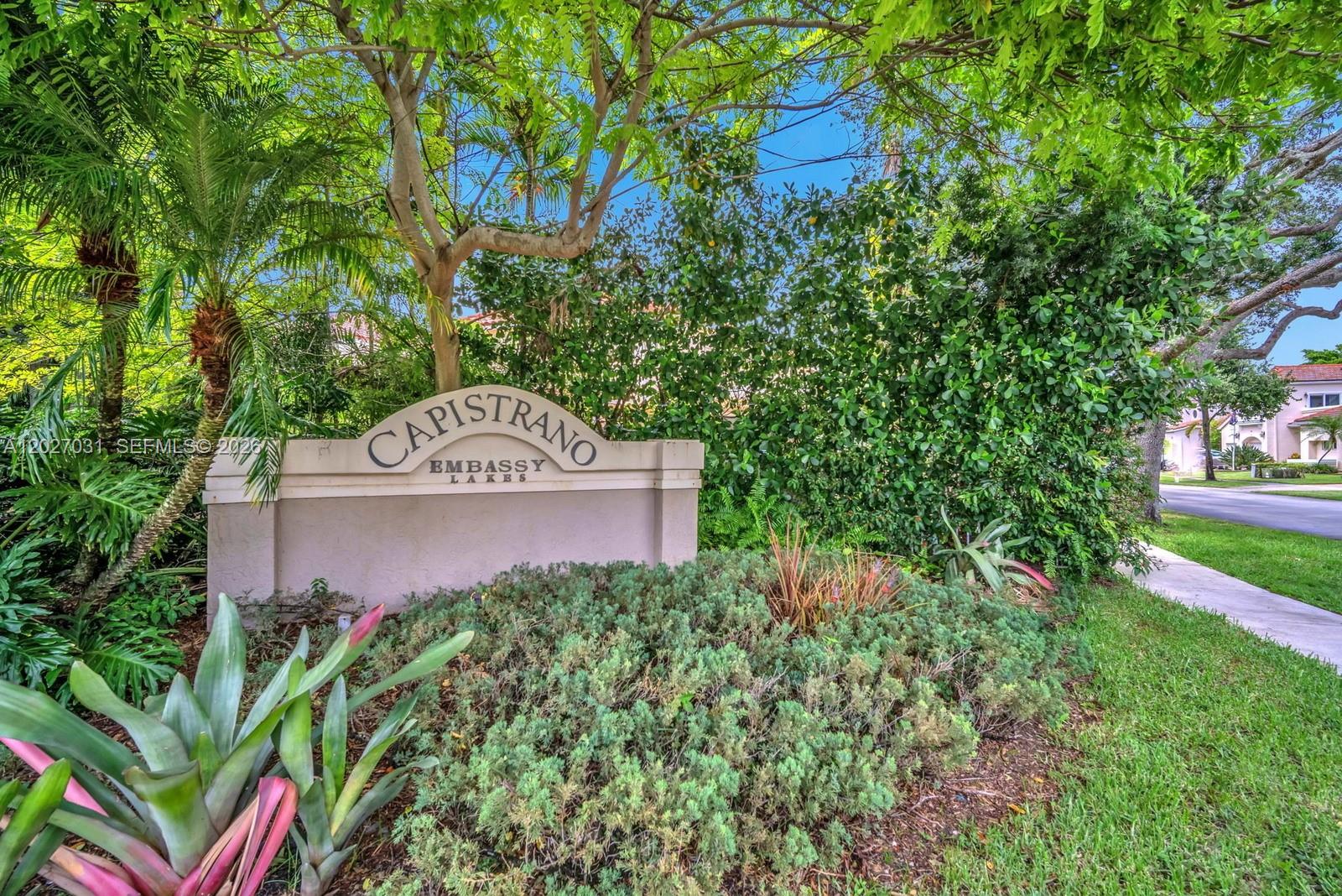 EMBASSY LAKES - Residential