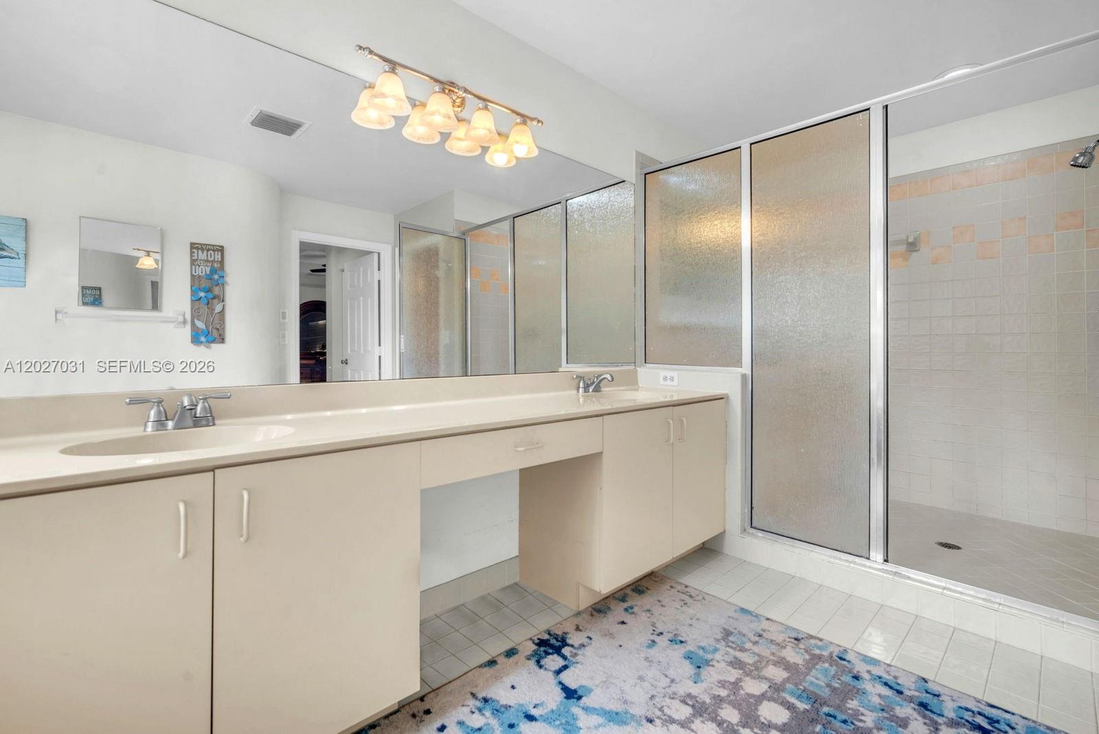 EMBASSY LAKES - Residential
