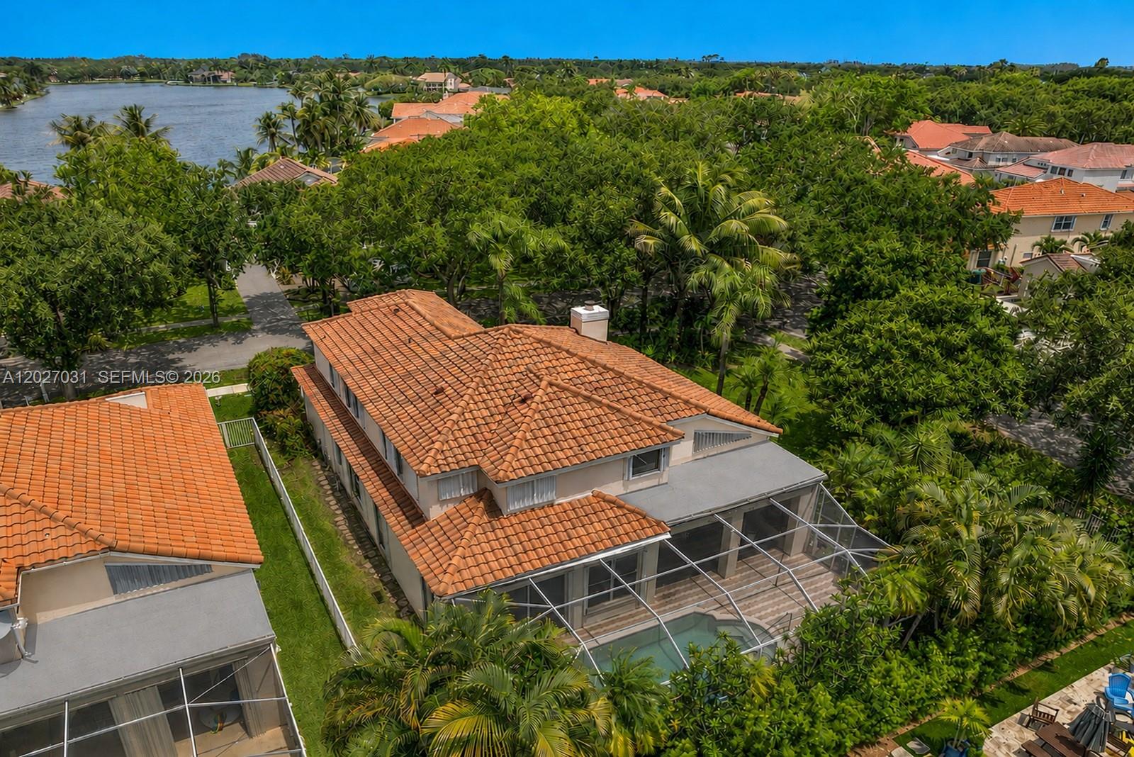 EMBASSY LAKES - Residential