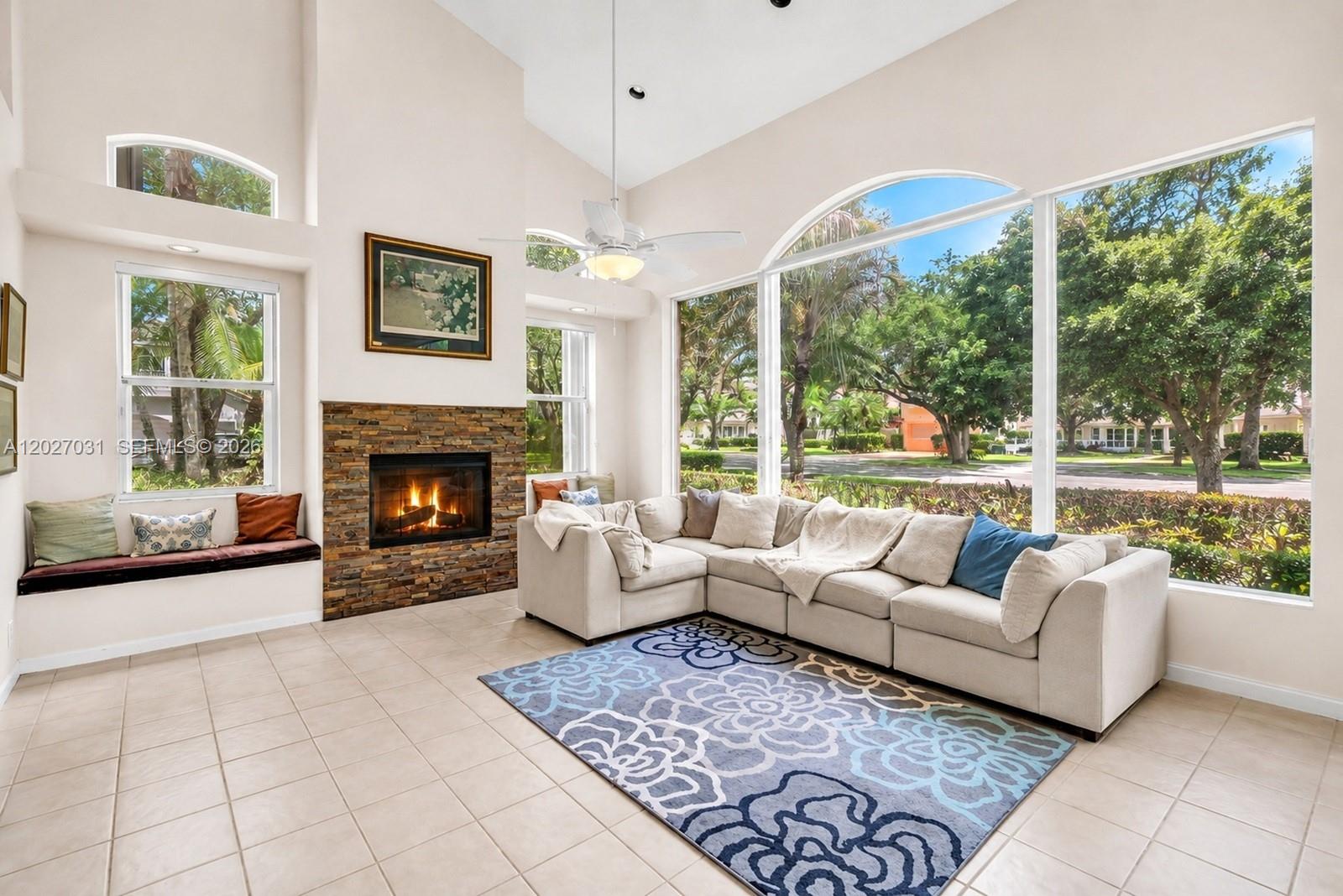 EMBASSY LAKES - Residential