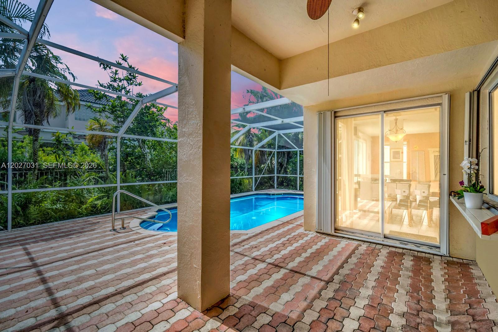 EMBASSY LAKES - Residential