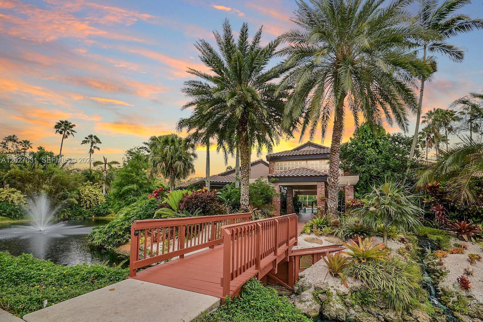EMBASSY LAKES - Residential