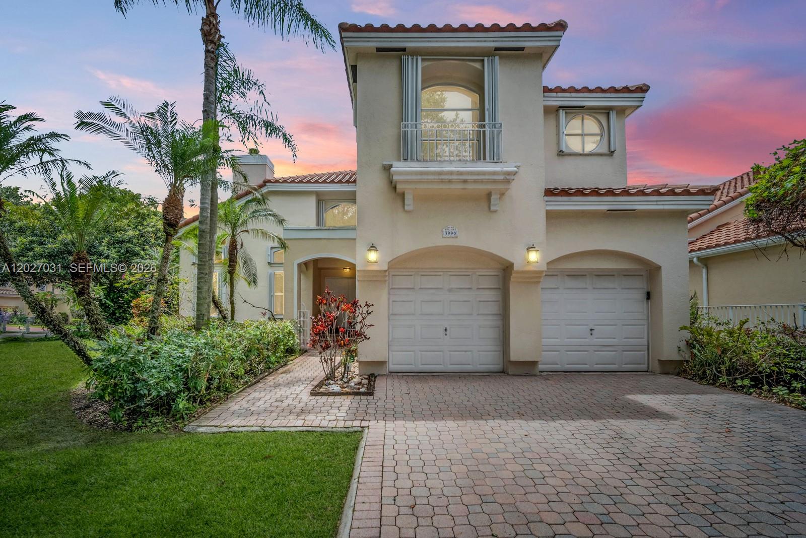 EMBASSY LAKES - Residential