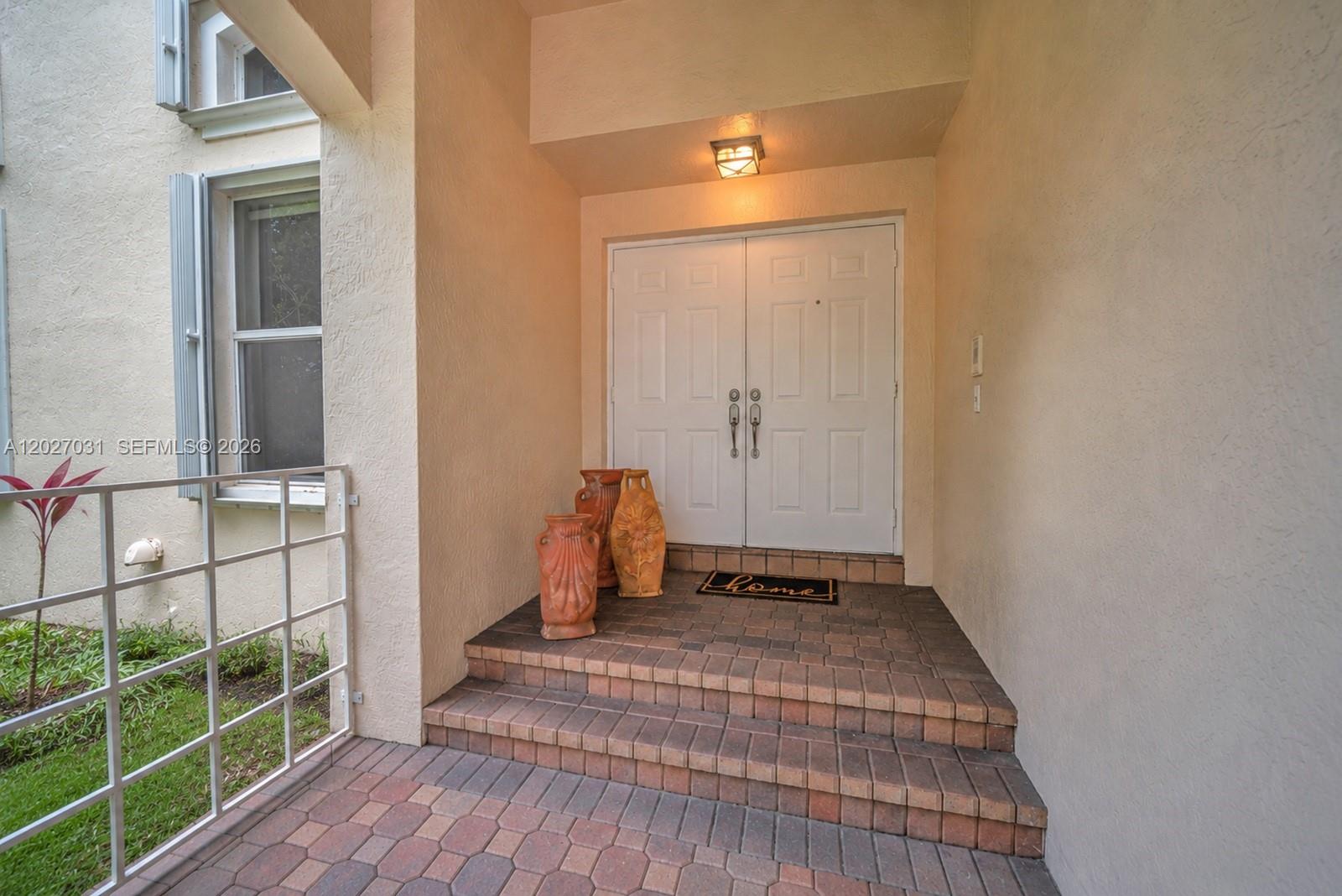 EMBASSY LAKES - Residential