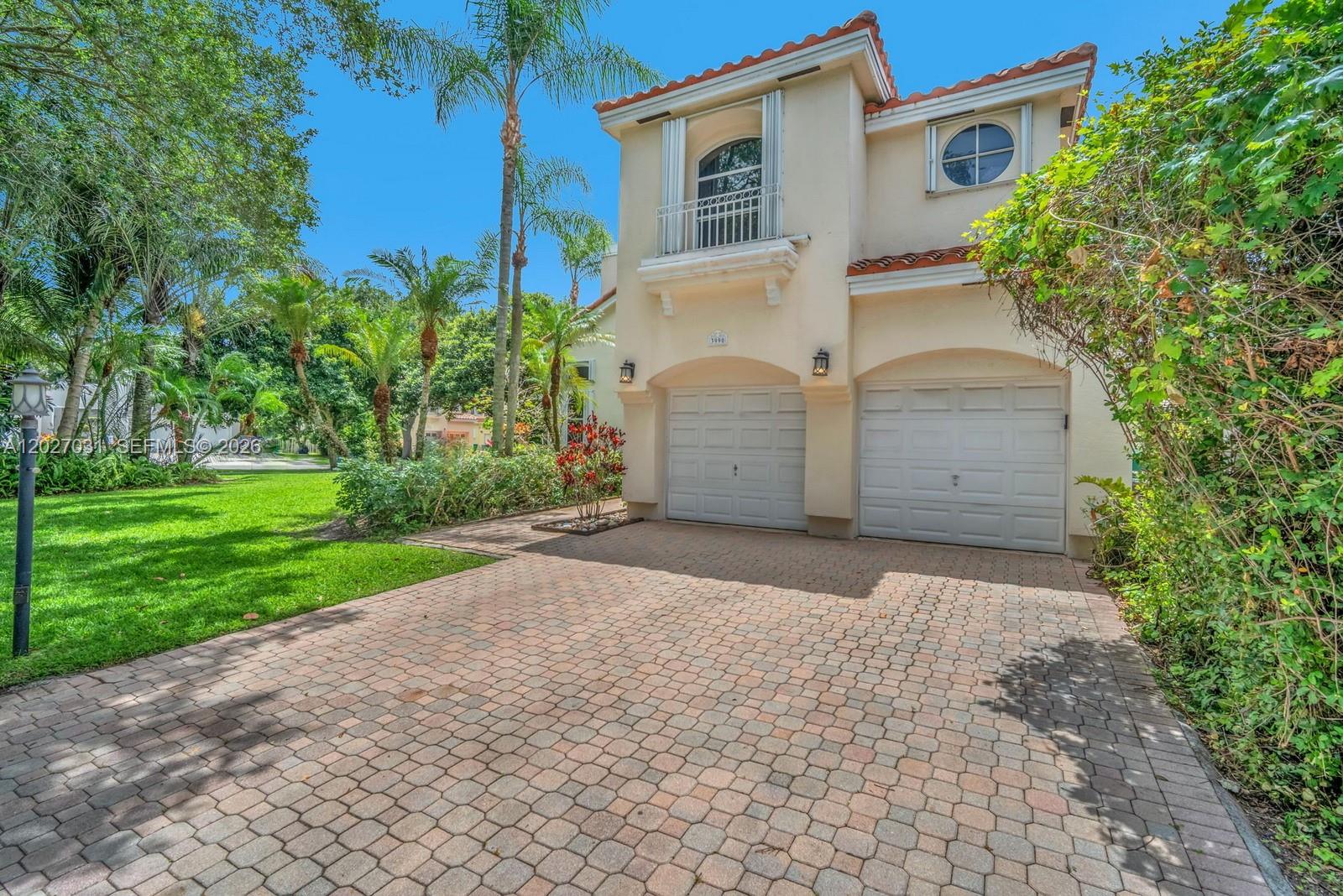 EMBASSY LAKES - Residential