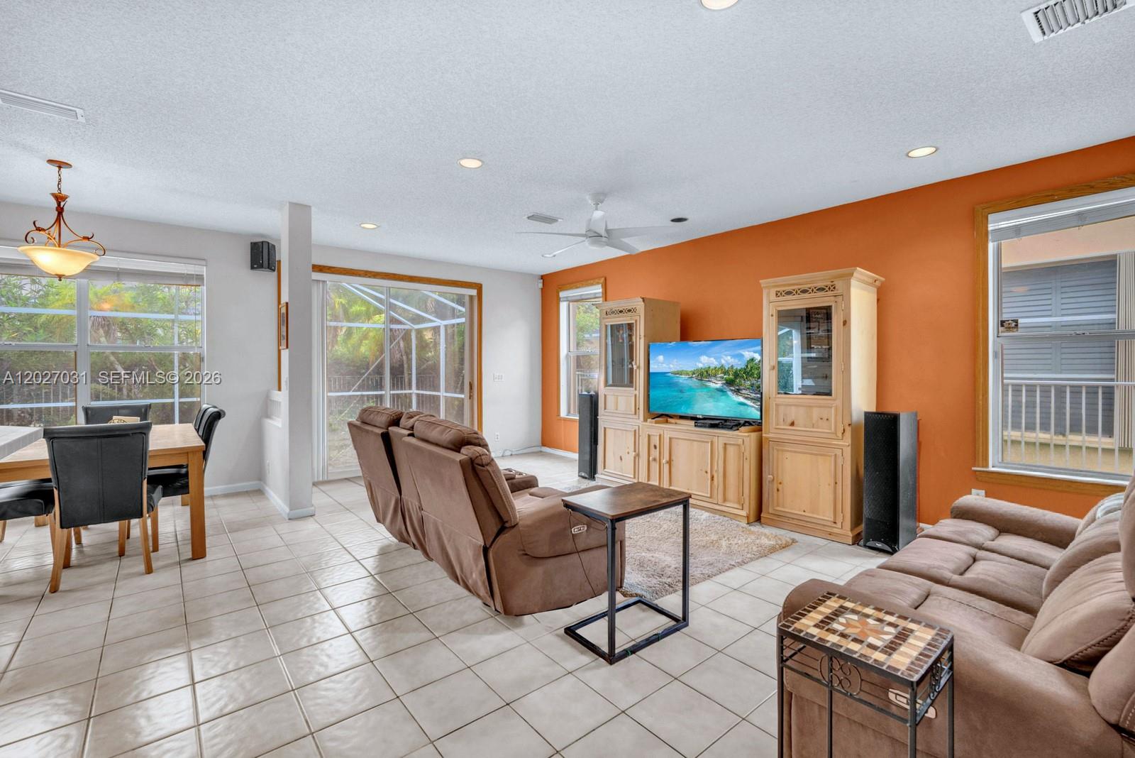 EMBASSY LAKES - Residential
