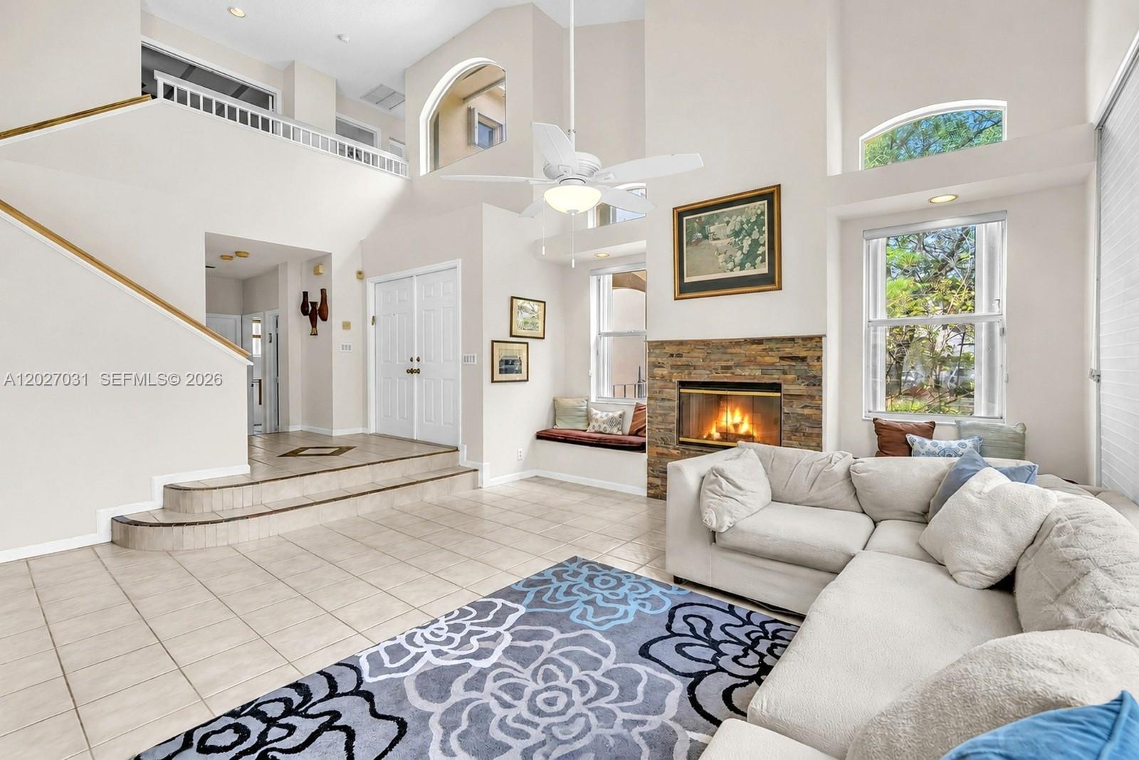EMBASSY LAKES - Residential