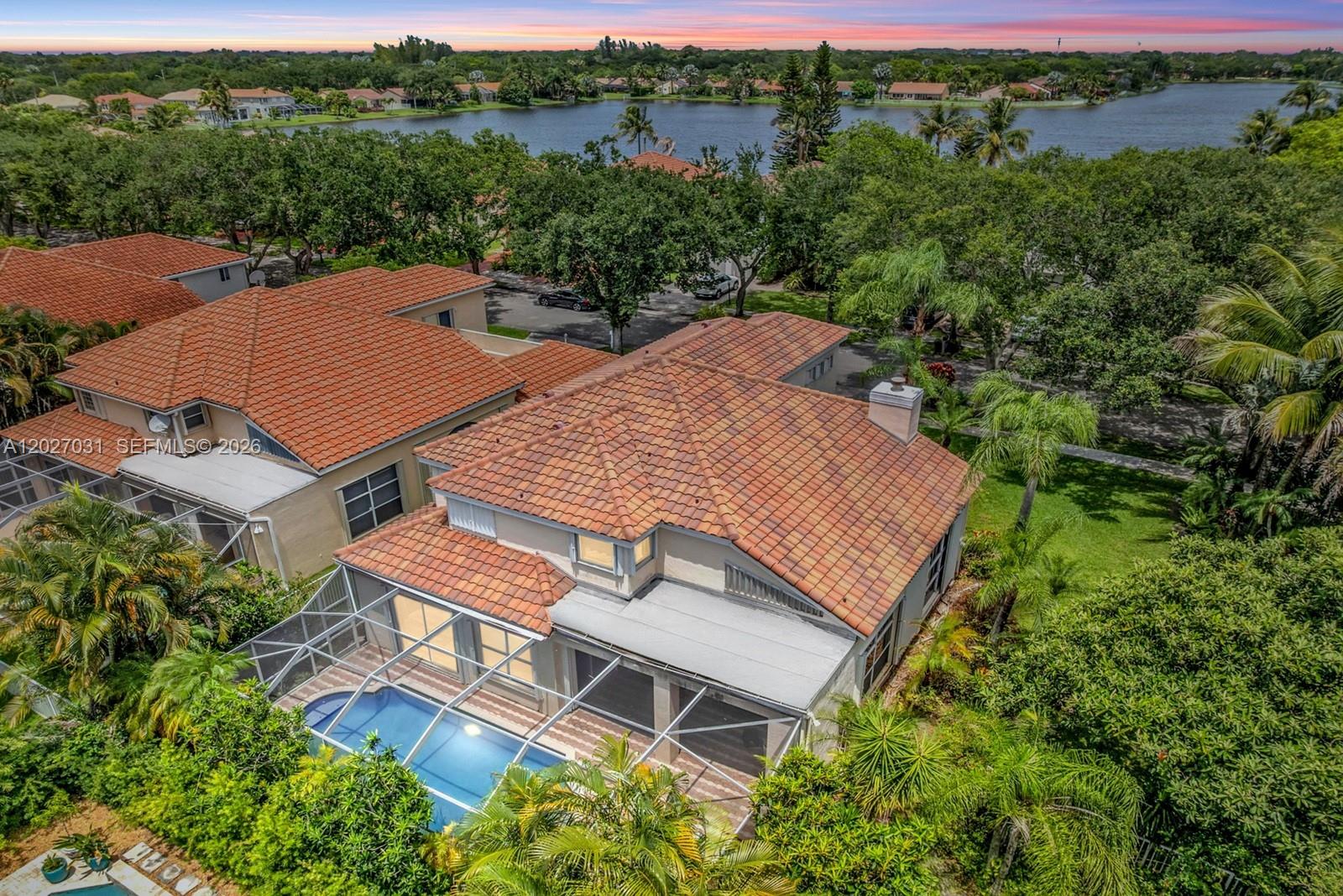 EMBASSY LAKES - Residential