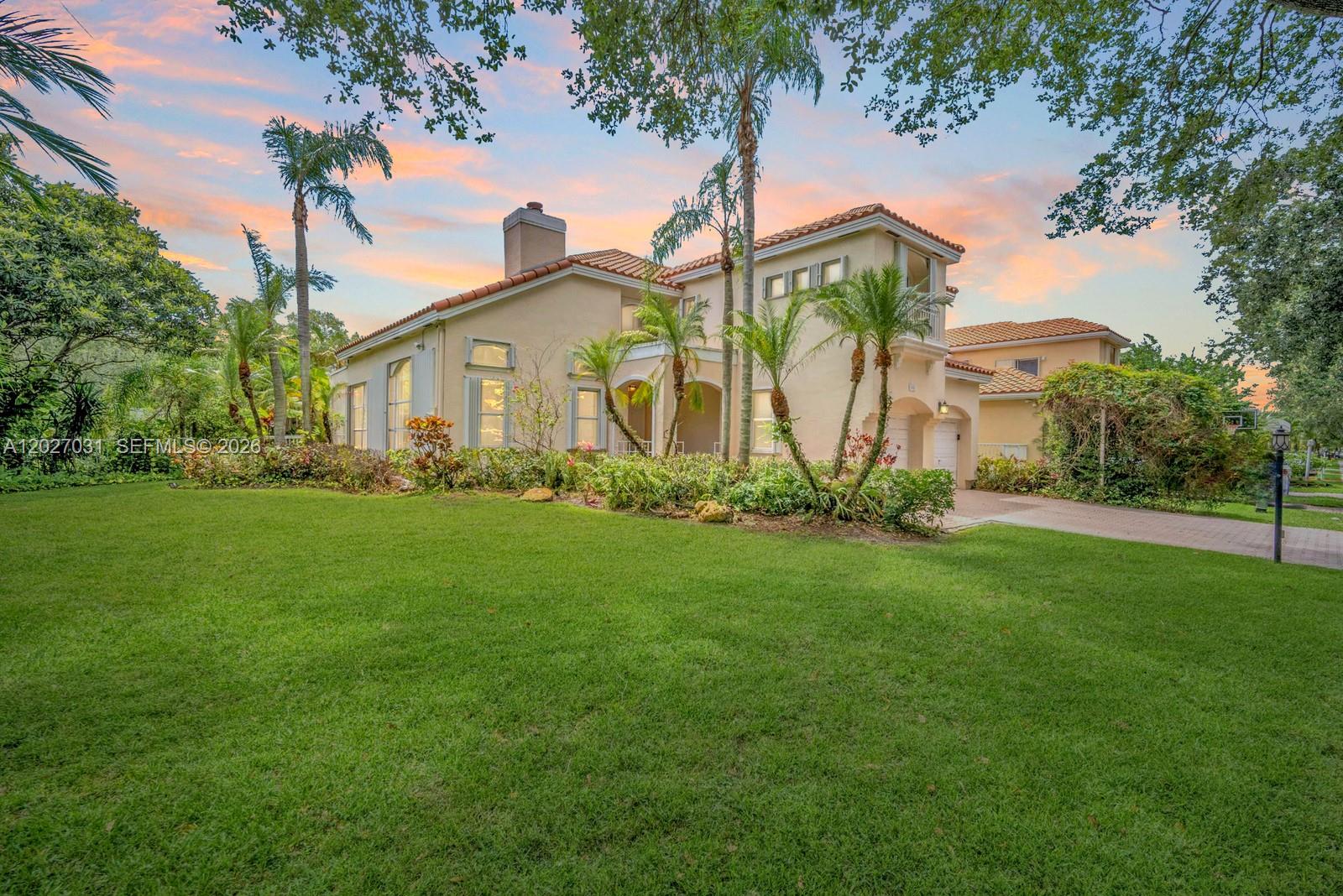 EMBASSY LAKES - Residential
