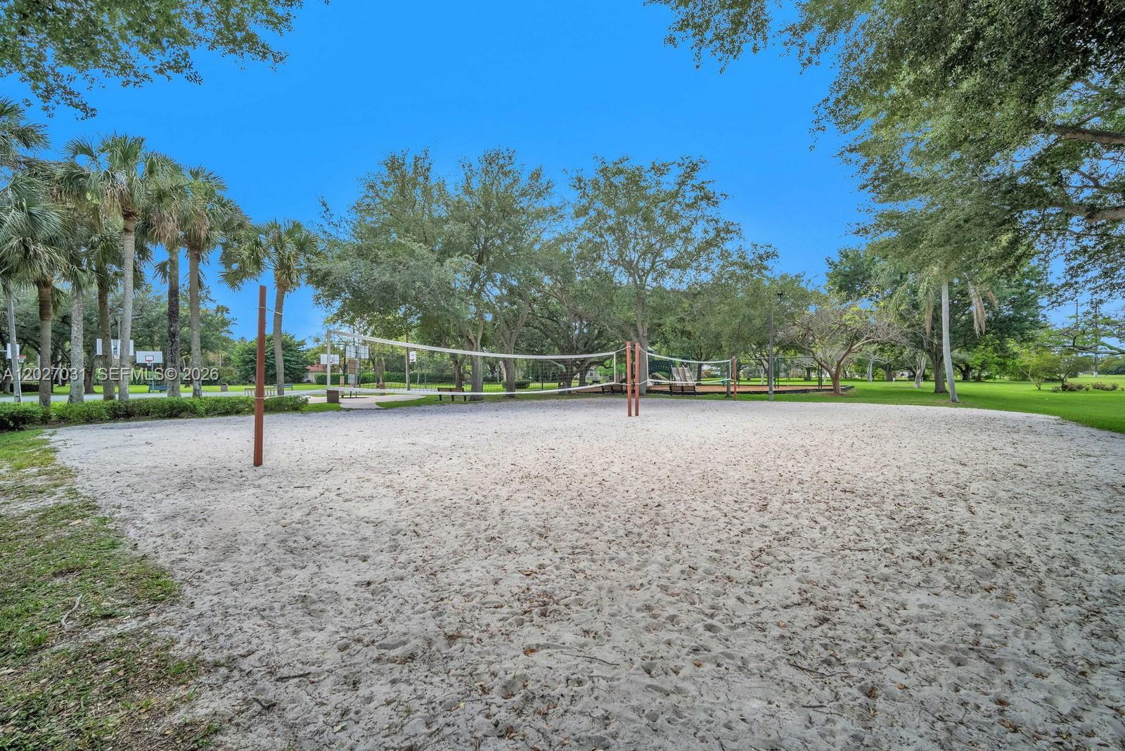 EMBASSY LAKES - Residential