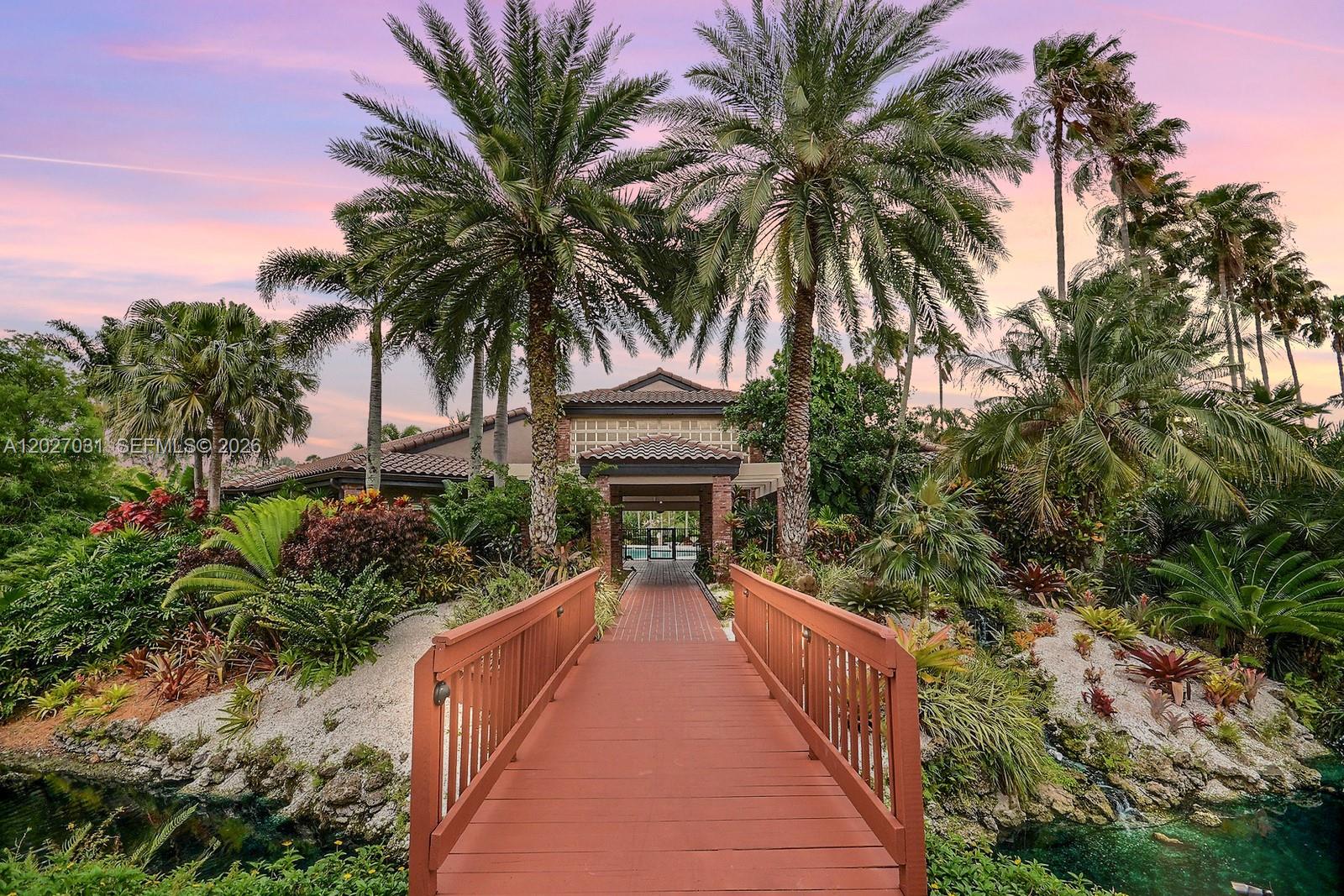 EMBASSY LAKES - Residential