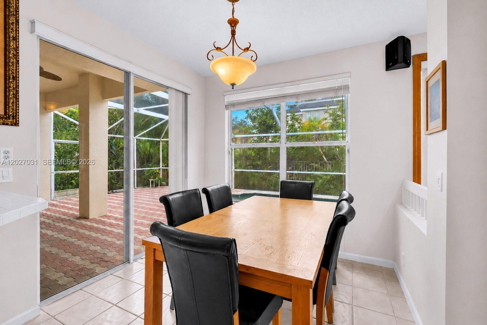 EMBASSY LAKES - Residential
