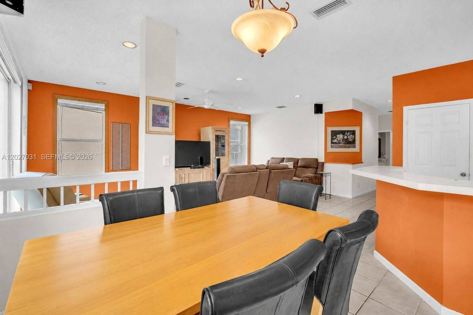 EMBASSY LAKES - Residential