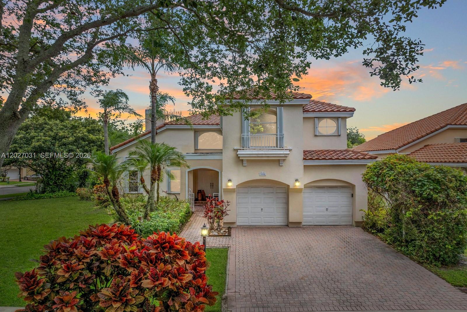 EMBASSY LAKES - Residential