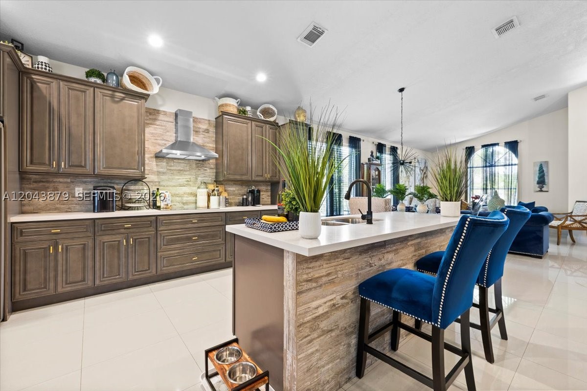 SUNSET LAKES PLAT TWO - Residential