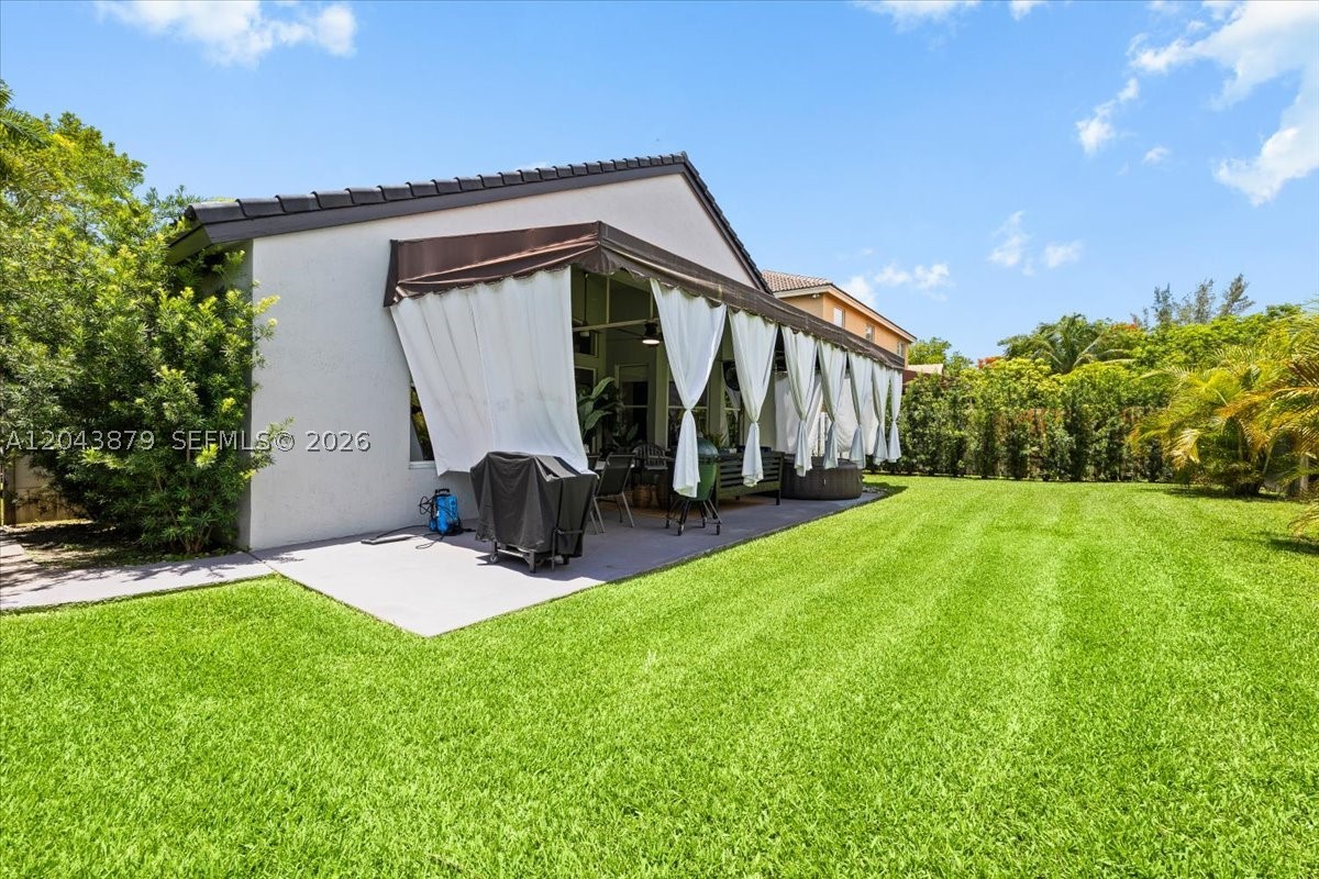 SUNSET LAKES PLAT TWO - Residential