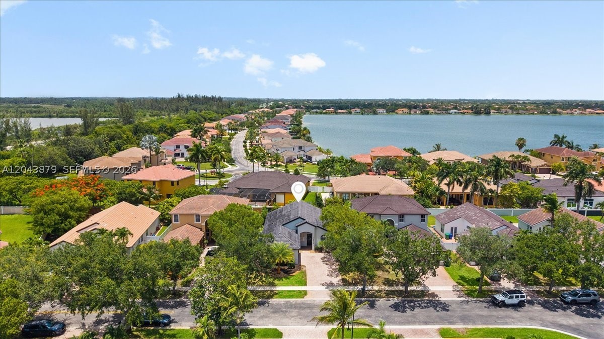 SUNSET LAKES PLAT TWO - Residential