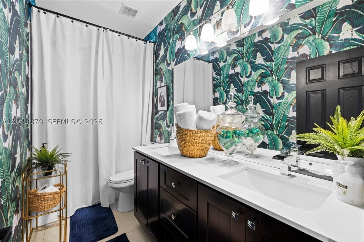 SUNSET LAKES PLAT TWO - Residential