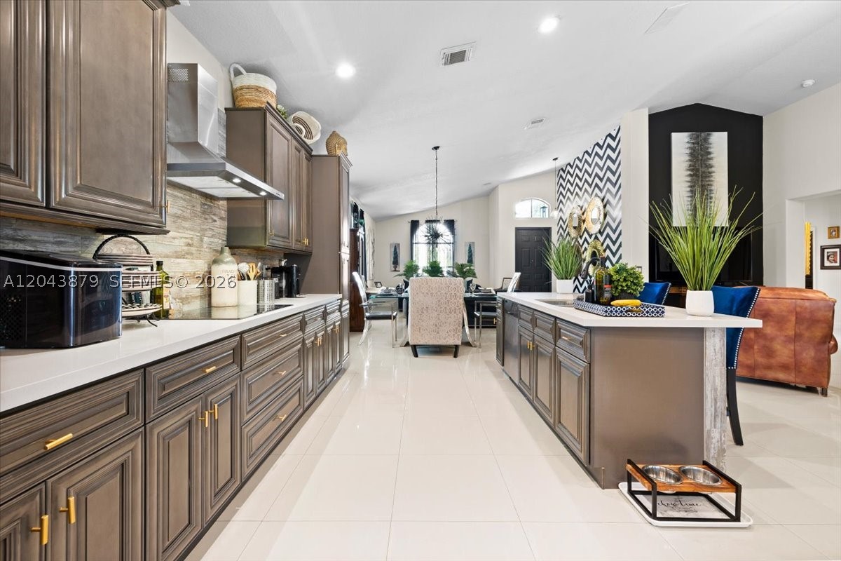 SUNSET LAKES PLAT TWO - Residential