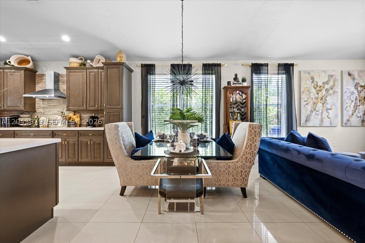 SUNSET LAKES PLAT TWO - Residential