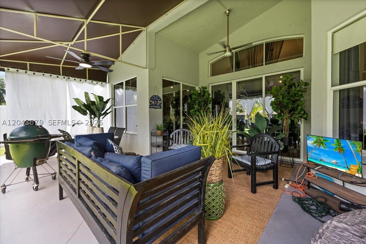 SUNSET LAKES PLAT TWO - Residential