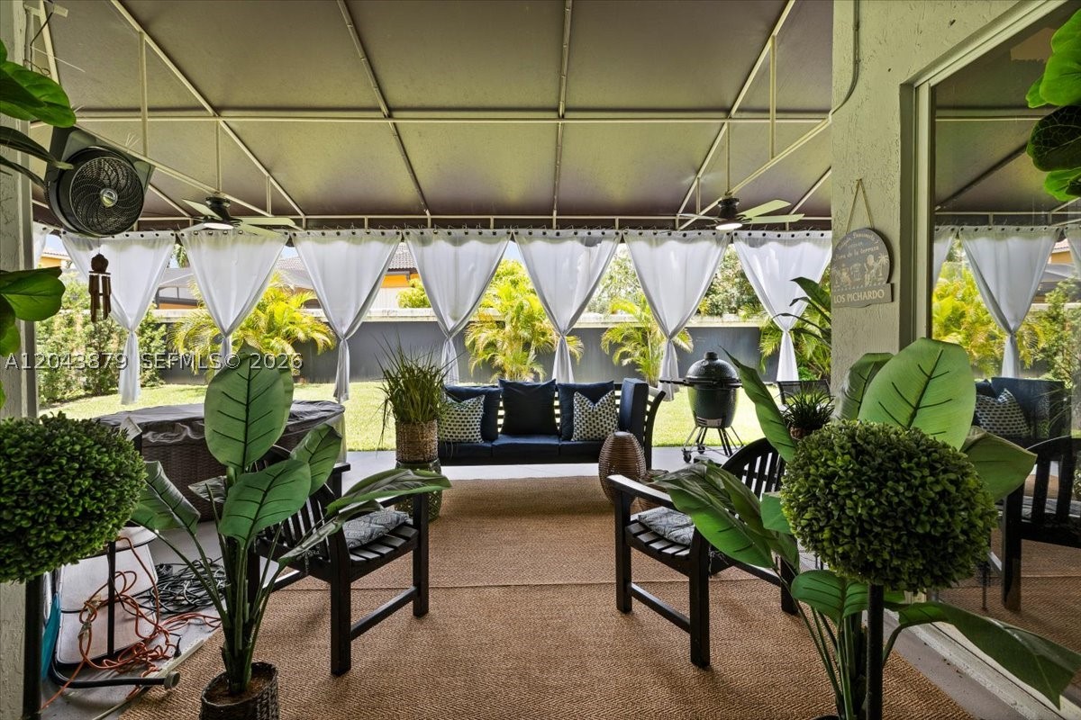 SUNSET LAKES PLAT TWO - Residential