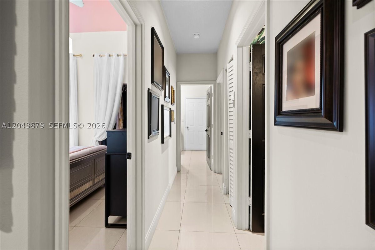 SUNSET LAKES PLAT TWO - Residential