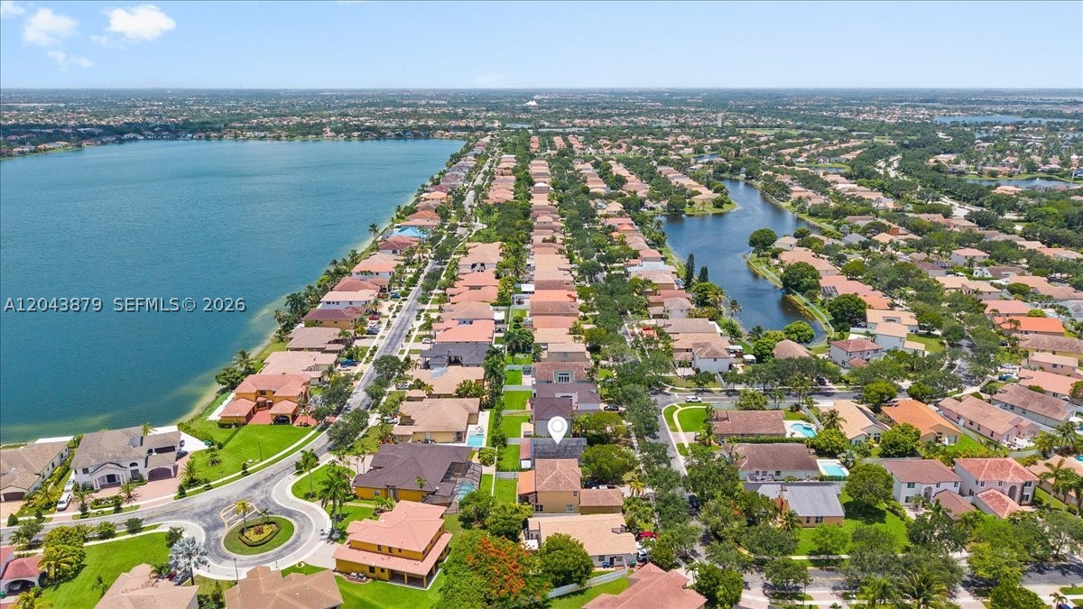 SUNSET LAKES PLAT TWO - Residential