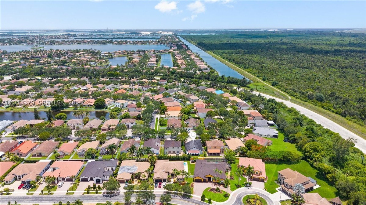 SUNSET LAKES PLAT TWO - Residential