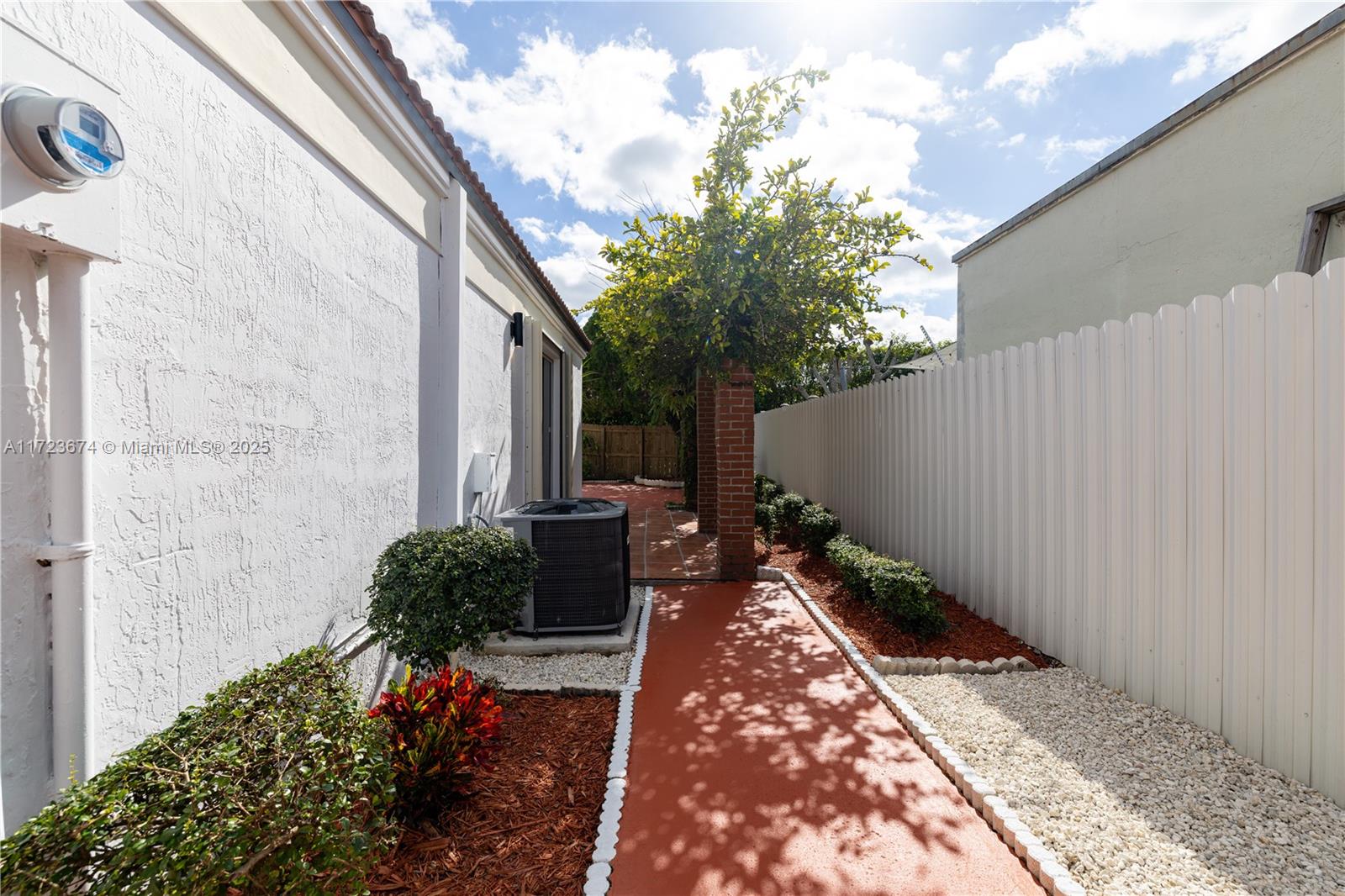 LAKE POINTE SEC 2 - Residential