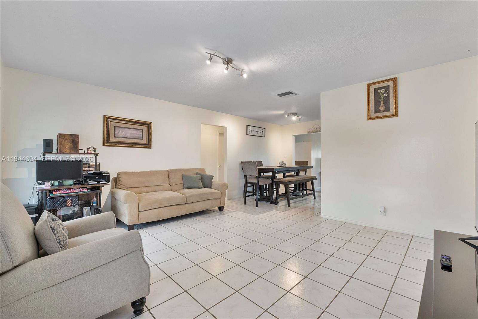 MAINLANDS OF TAMARAC LAKE - Residential