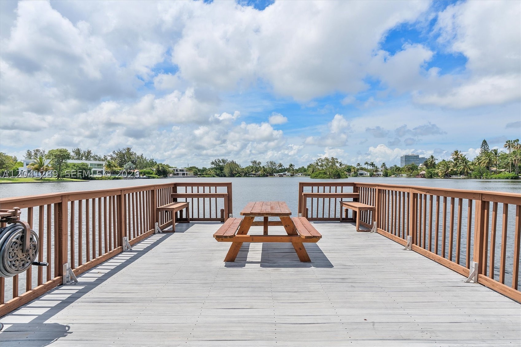 ENCHANTED LAKE - Residential