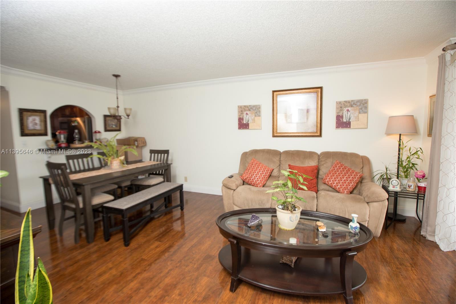 SUNRISE LAKES - Residential