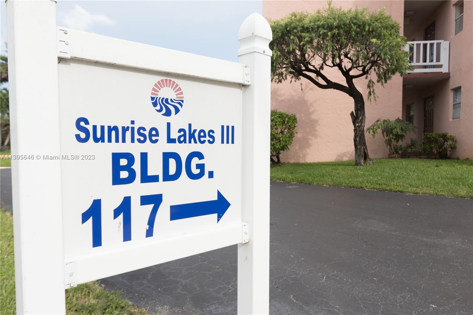 Well maintained 2/2 condo in Sunrise Lakes community,   don't miss this opportunity.  55+ Assoc. credit score 670, annually income around 29,000.  20% down.