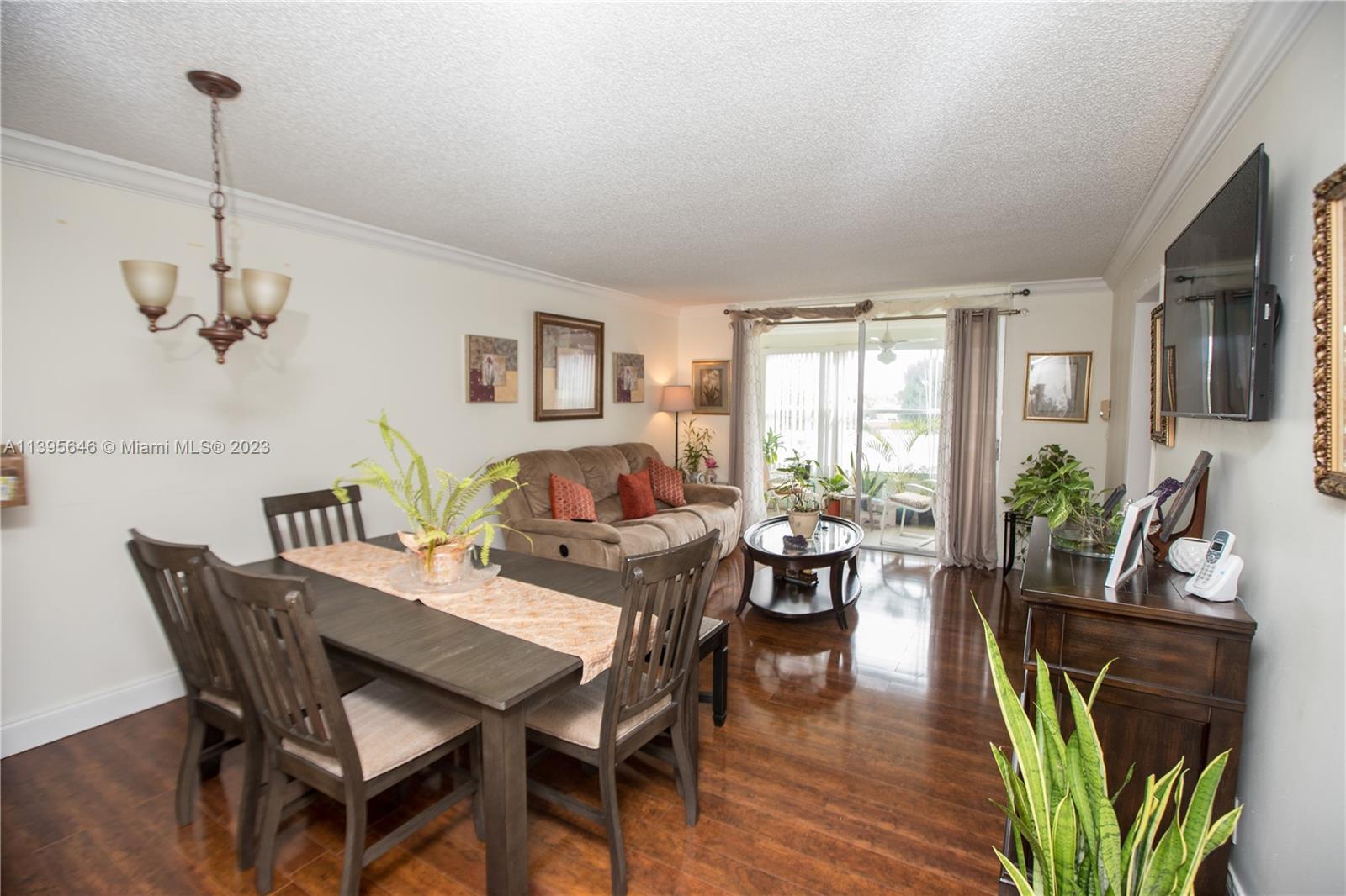 SUNRISE LAKES - Residential