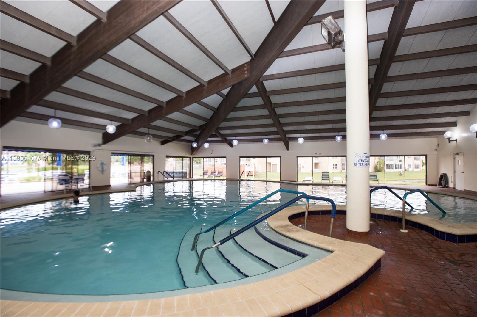 SUNRISE LAKES - Residential