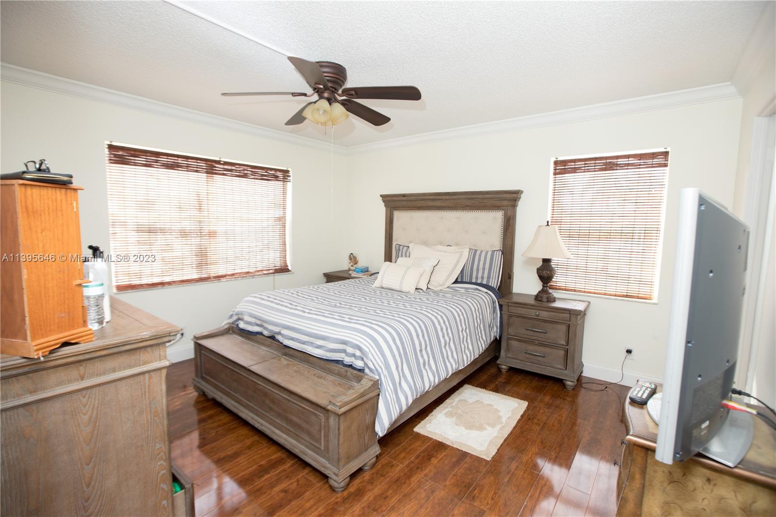 SUNRISE LAKES - Residential