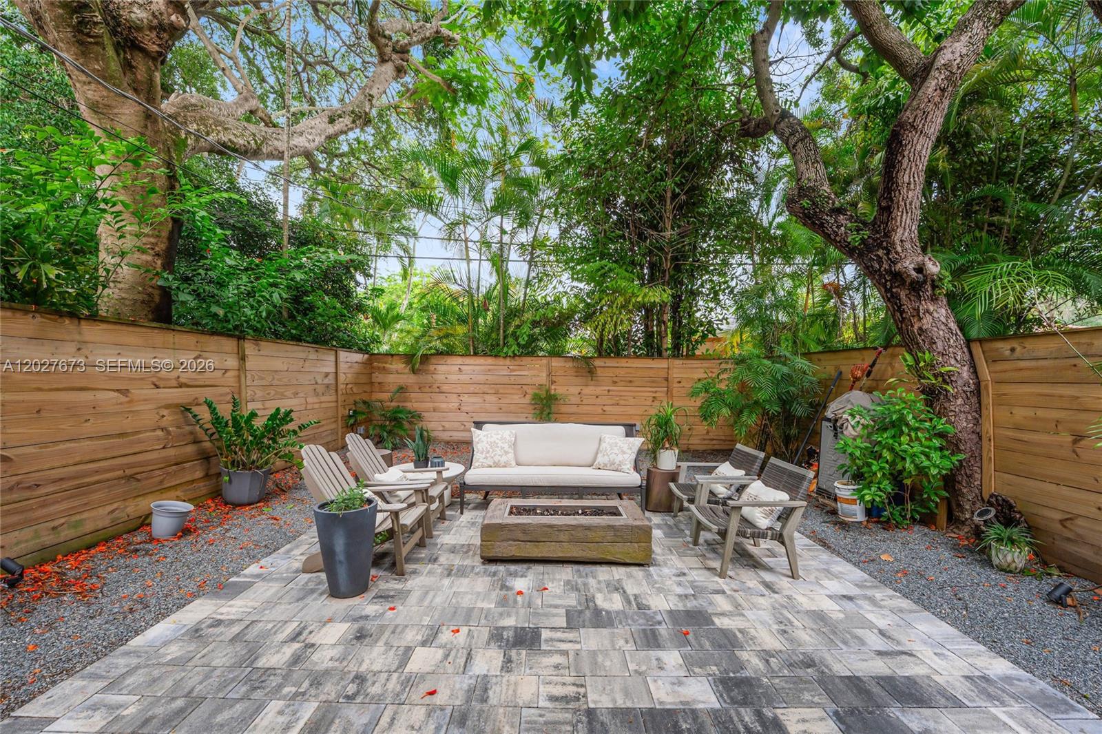 SILVER BLUFF EST SEC C - Residential