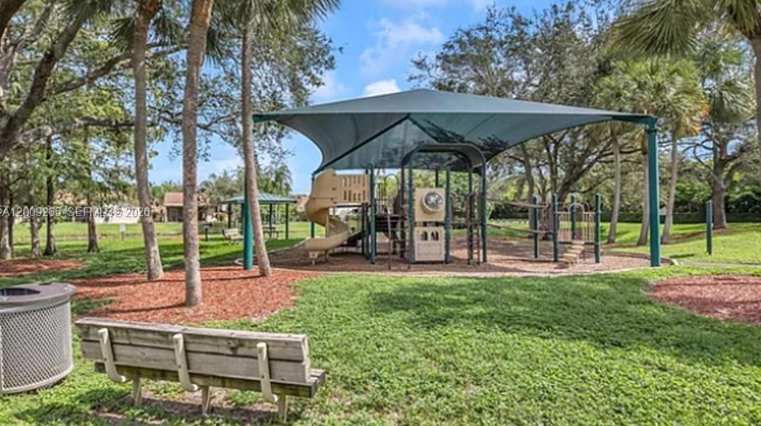 POND APPLE PLACE II CONDO - Residential