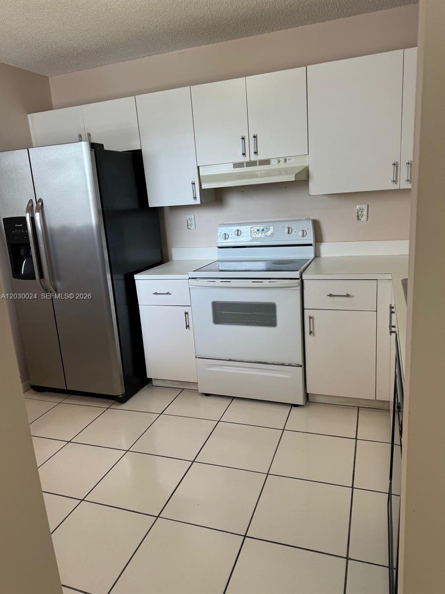 VILLA REAL CONDO NO 4 - Residential