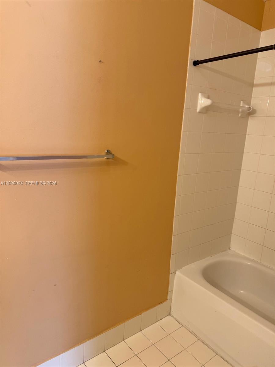VILLA REAL CONDO NO 4 - Residential