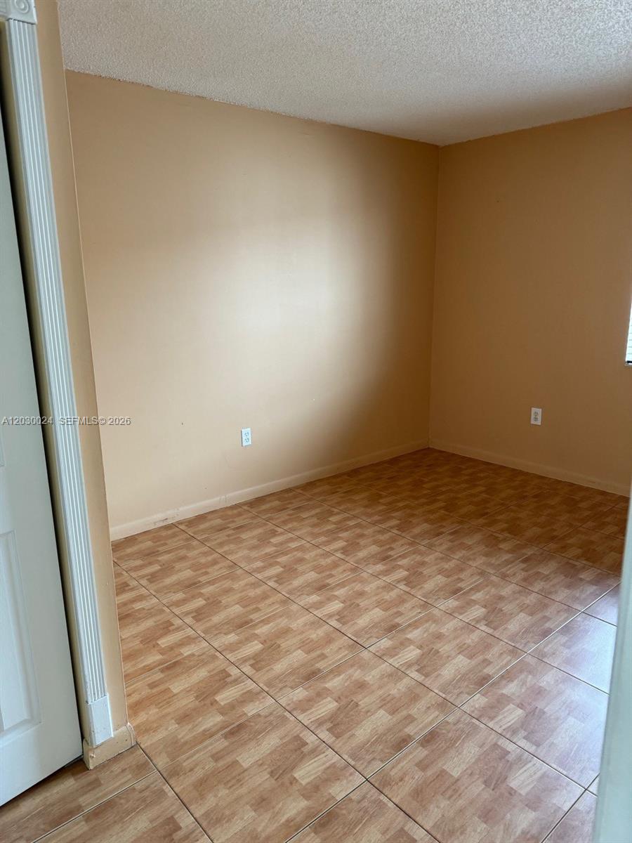 VILLA REAL CONDO NO 4 - Residential
