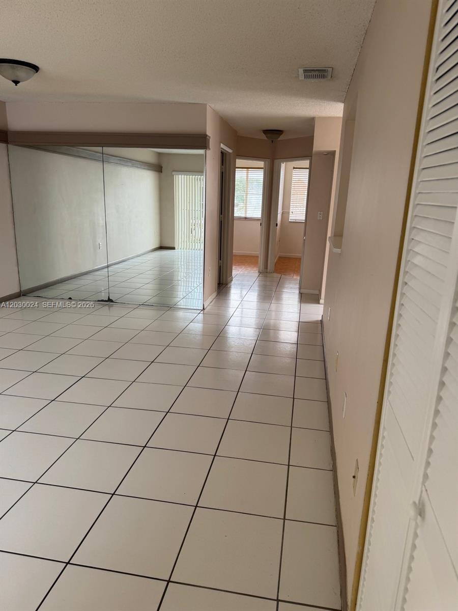 VILLA REAL CONDO NO 4 - Residential