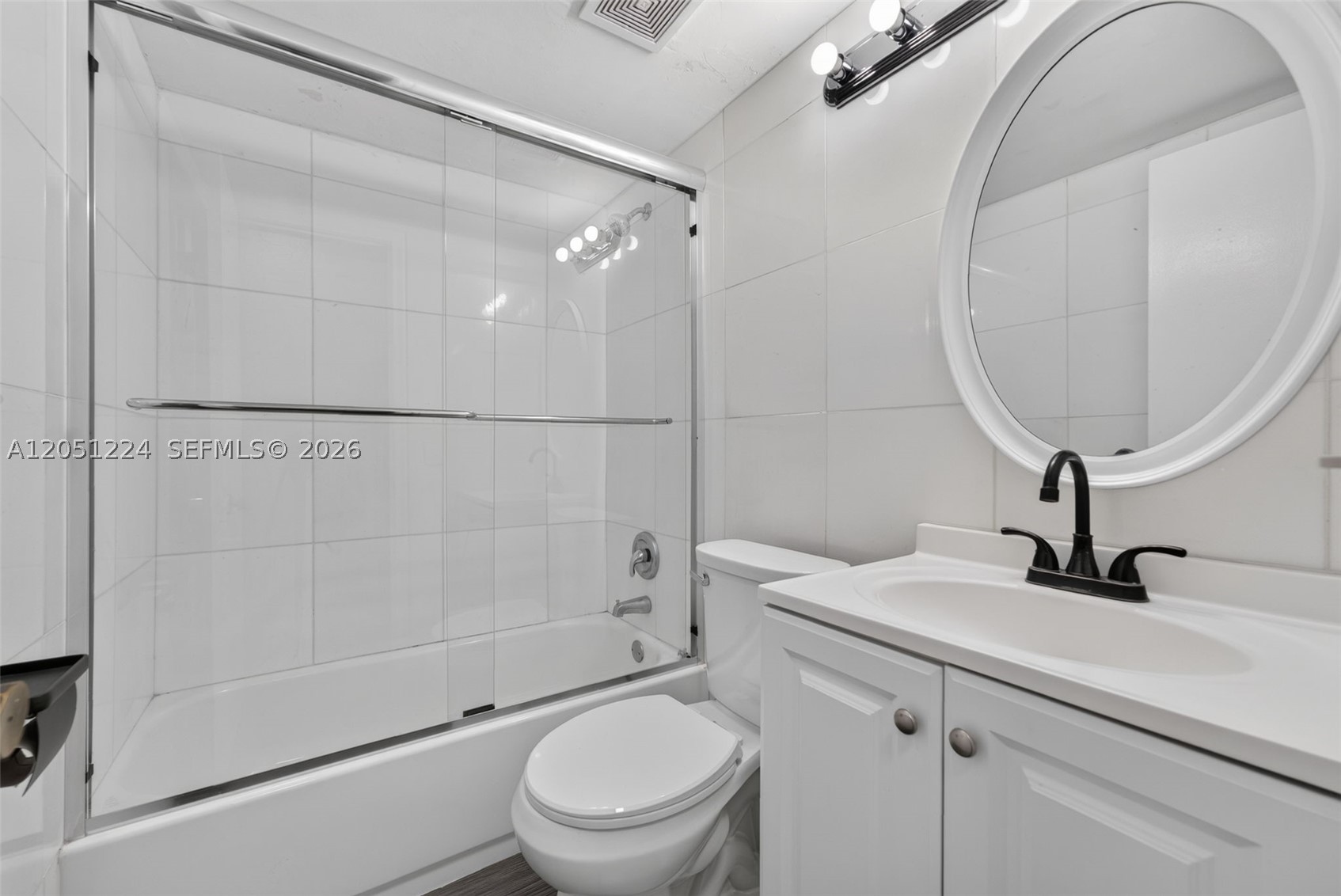 CASA GRANADA CONDO - Residential Lease
